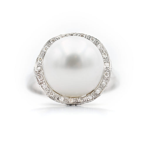 Bague Bague en or blanc 18 carats avec perle australienne et diamants 58 Facettes 22809