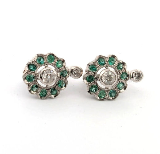 Boucles d'oreilles Boucles d’oreilles en platine avec émeraudes et diamants 58 Facettes 103/C 2026