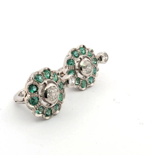 Boucles d'oreilles Boucles d’oreilles en platine avec émeraudes et diamants 58 Facettes 103/C 2026