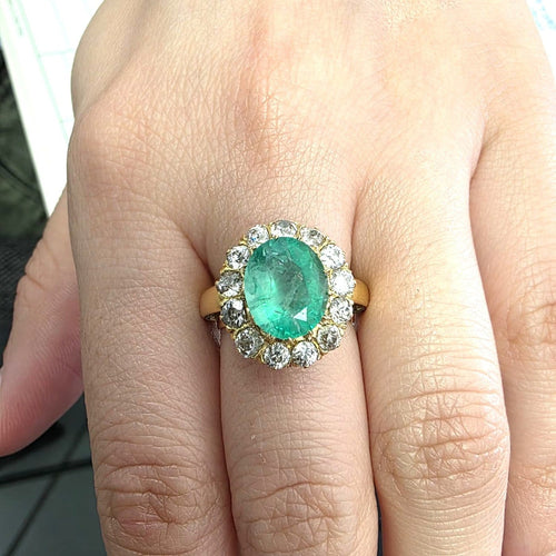 Bague 52 Bague en or jaune 18 ct avec émeraude et diamants 58 Facettes 221/26 A 114/26