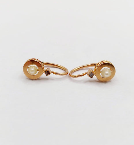 Boucles d'oreilles Dormeuses anciennes en or rose 18k avec perles et diamants 58 Facettes A07009