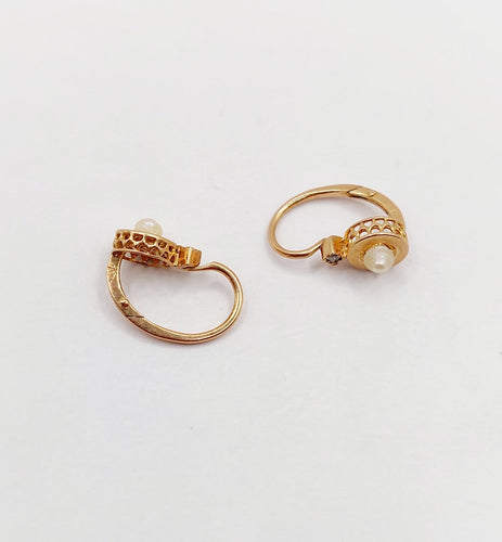 Boucles d'oreilles Dormeuses anciennes en or rose 18k avec perles et diamants 58 Facettes A07009
