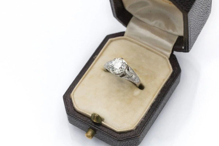 Bague 46 Bague ancienne en or blanc et diamants taille ancienne 58 Facettes 11618