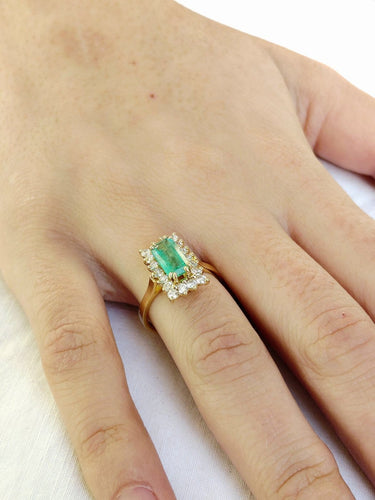 Bague 54.5 Bague en or jaune 18 carats avec émeraude et diamants 58 Facettes 1746698