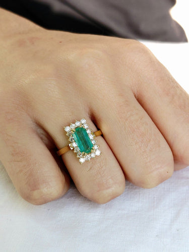 Bague 54.5 Bague en or jaune 18 carats avec émeraude et diamants 58 Facettes 1746698