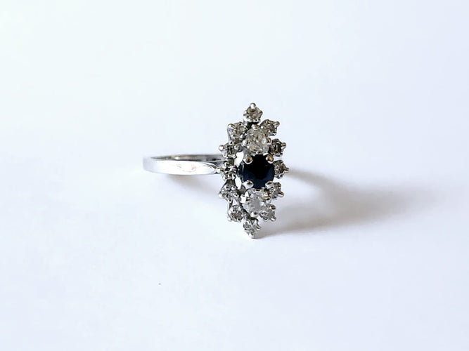 Bague marquise en or blanc 18 carats avec saphir et diamants 58 Facettes BAGUE VERM251219-327