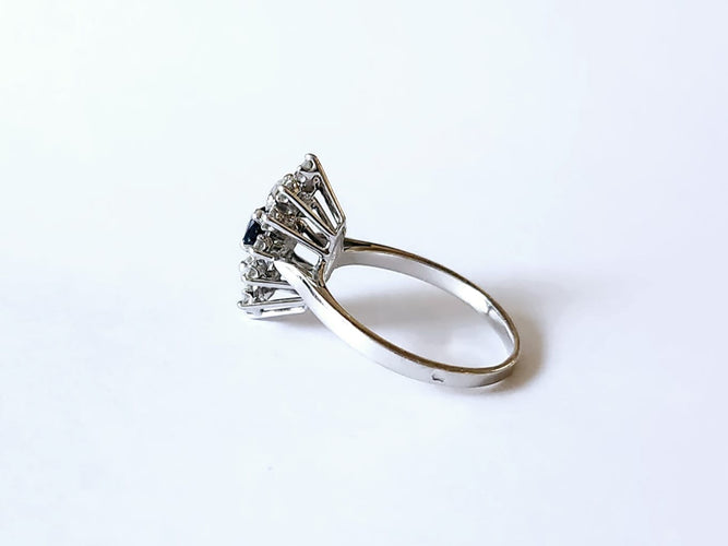 Bague marquise en or blanc 18 carats avec saphir et diamants 58 Facettes BAGUE VERM251219-327