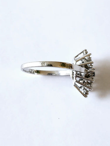 Bague marquise en or blanc 18 carats avec saphir et diamants 58 Facettes BAGUE VERM251219-327
