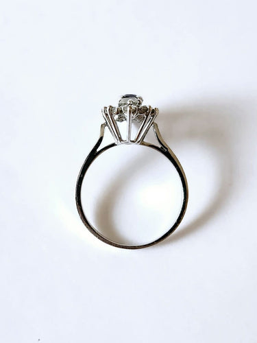 Bague marquise en or blanc 18 carats avec saphir et diamants 58 Facettes BAGUE VERM251219-327