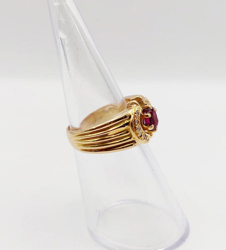 Bague rétro en or 18k avec rubis synthétique et diamants 58 Facettes A01910