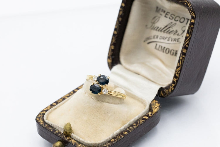Bague 51 Bague en or jaune 750 ornée de saphirs et diamants 58 Facettes 12076