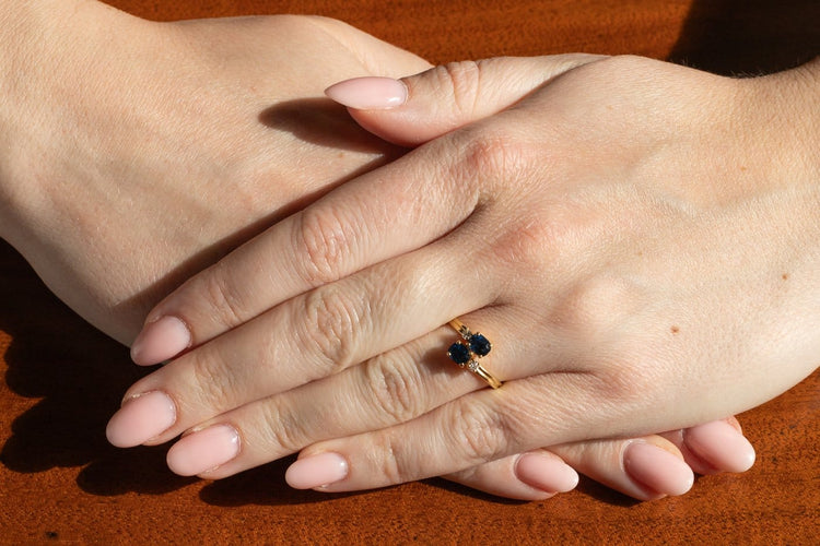Bague 51 Bague en or jaune 750 ornée de saphirs et diamants 58 Facettes 12076