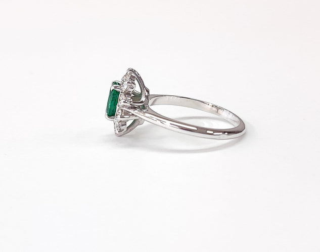 Bague 54 Bague marguerite émeraude et diamants en or blanc 18K 58 Facettes BAG.MARGT.EM.ARC-FA.65