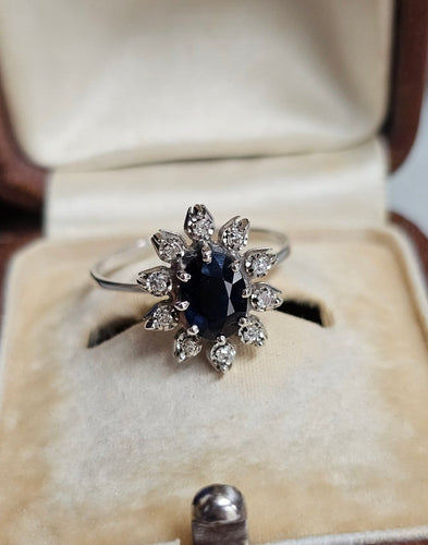 Bague 53 Bague marguerite vintage en or blanc 18 carats saphir et diamants 58 Facettes 714