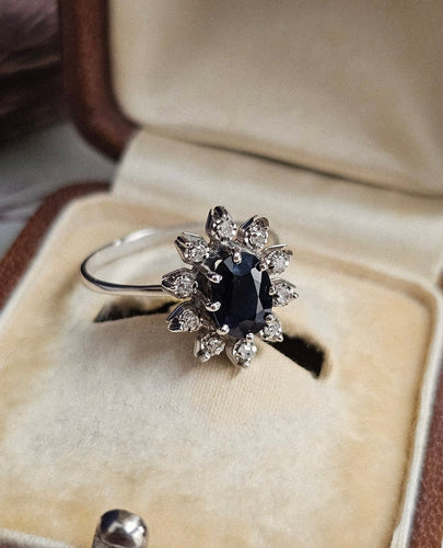 Bague 53 Bague marguerite vintage en or blanc 18 carats saphir et diamants 58 Facettes 714