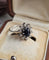 Bague 53 Bague marguerite vintage en or blanc 18 carats saphir et diamants 58 Facettes 714