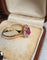 Bague 50 Bague marguerite rubis et diamants en or jaune 18 carats 58 Facettes 723
