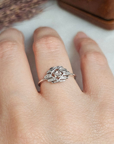 Bague 53 Bague Art déco en or blanc 18 carats et platine avec diamants 58 Facettes 560