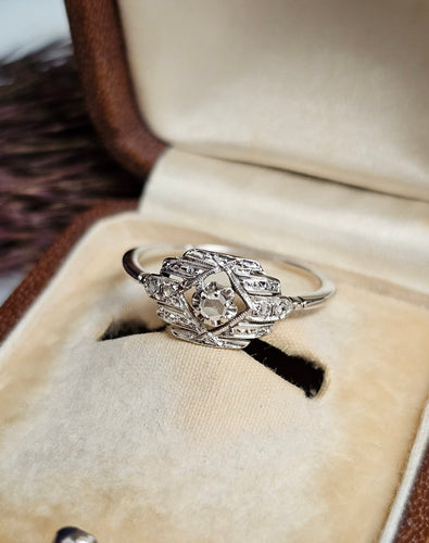 Bague 53 Bague Art déco en or blanc 18 carats et platine avec diamants 58 Facettes 560