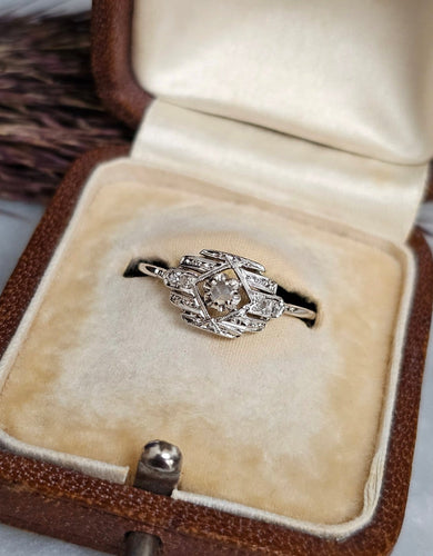 Bague 53 Bague Art déco en or blanc 18 carats et platine avec diamants 58 Facettes 560