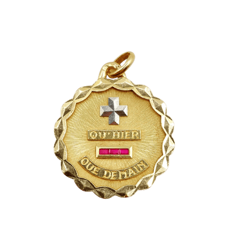 Pendentif Augis Médaille d’amour - Pendentif 18k en or jaune et rubis 58 Facettes A07043