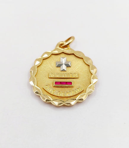 Pendentif Augis Médaille d’amour - Pendentif 18k en or jaune et rubis 58 Facettes A07043
