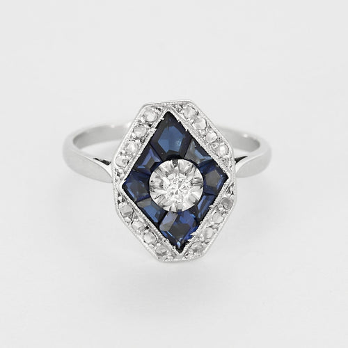 Bague 53 Bague Art Déco en platine, or gris, diamants et saphirs de synthèse. 58 Facettes 250713