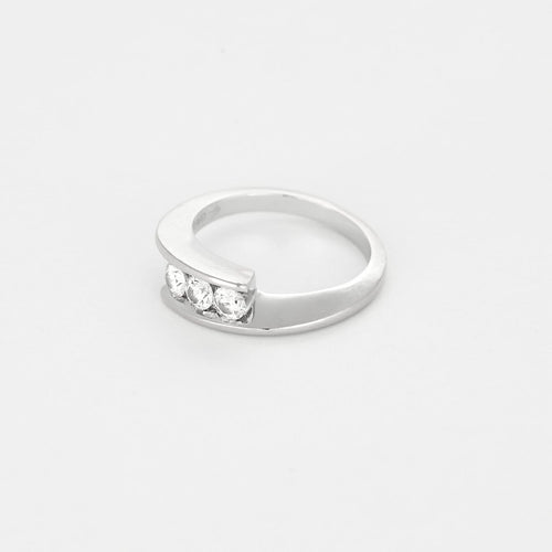 Bague 50 GAREL - Bague en Or blanc, trois diamants 0.15 carat environ. 58 Facettes 260218