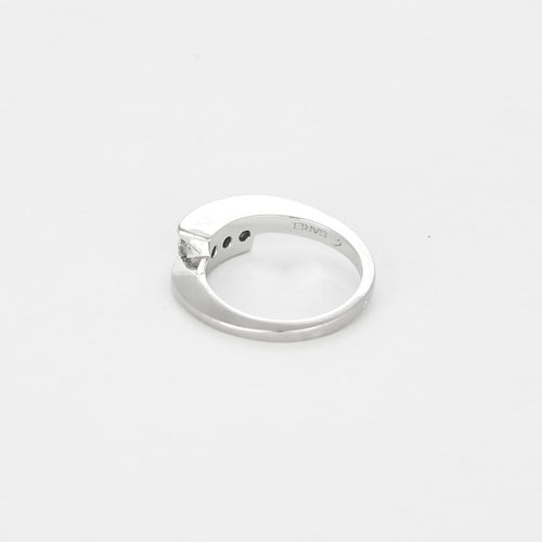 Bague 50 GAREL - Bague en Or blanc, trois diamants 0.15 carat environ. 58 Facettes 260218