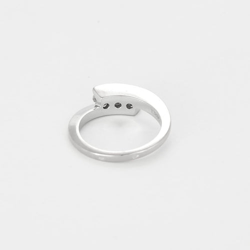Bague 50 GAREL - Bague en Or blanc, trois diamants 0.15 carat environ. 58 Facettes 260218