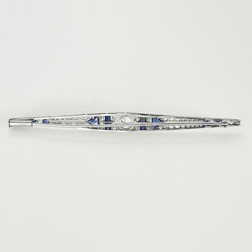 Broche Broche Barrette Art Déco en platine, or gris, diamants et saphirs calibrés. 58 Facettes 260208