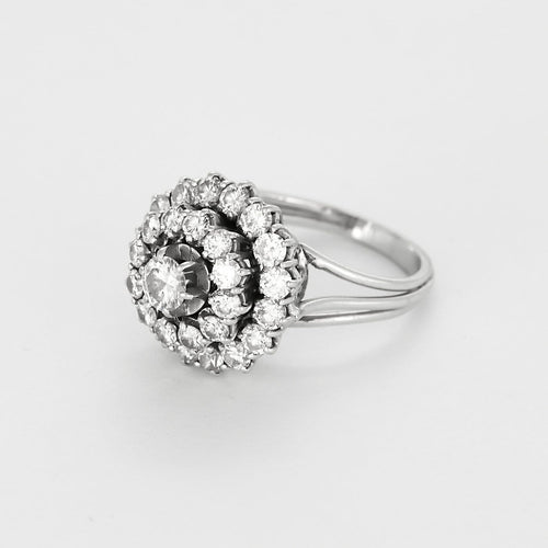 Bague 55 Elegante Bague platine et diamants à motif rayonnant 58 Facettes 260296