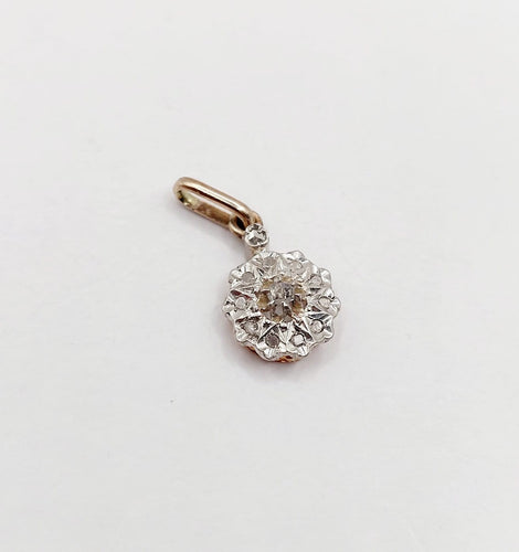 Pendentif Pendentif marguerite ancien en or 18k et platine, diamants taille rose 58 Facettes A06920
