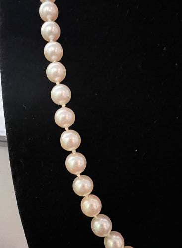 Collier Collier en chute Akoya 53,5 cm en or gris et diamants 58 Facettes 938