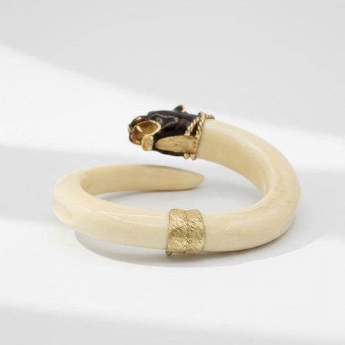 Bracelet Bracelet jonc animalier en ivoire et or jaune 18 carats 58 Facettes 1057/09