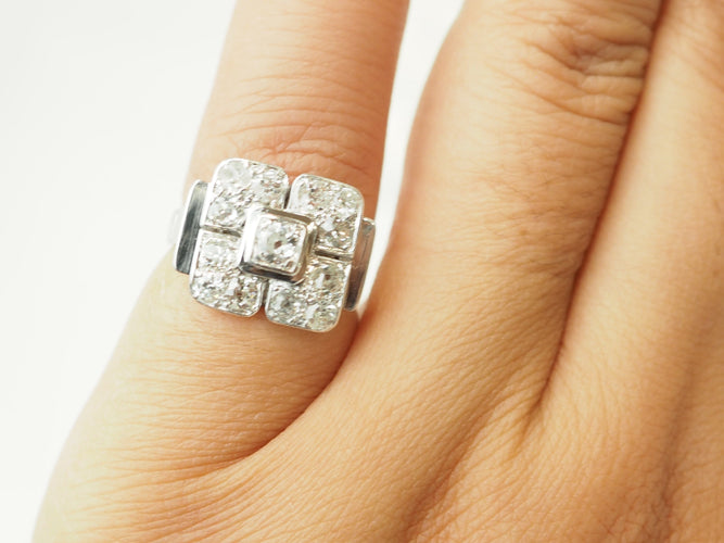 Bague 50 Bague Art déco en or blanc 18 carats et diamants taille ancienne 58 Facettes 33737