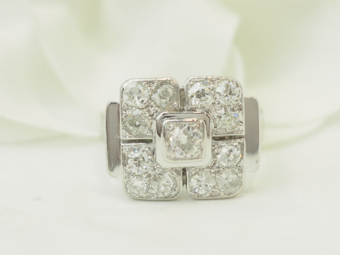 Bague 50 Bague Art déco en or blanc 18 carats et diamants taille ancienne 58 Facettes 33737