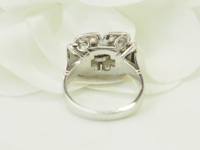 Bague 50 Bague Art déco en or blanc 18 carats et diamants taille ancienne 58 Facettes 33737
