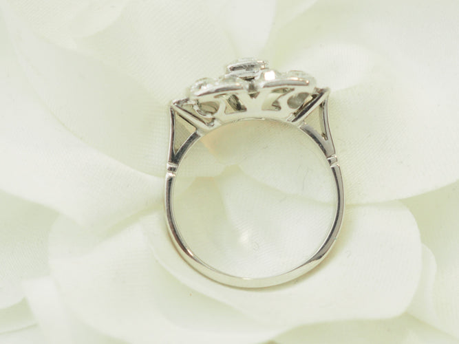 Bague 50 Bague Art déco en or blanc 18 carats et diamants taille ancienne 58 Facettes 33737