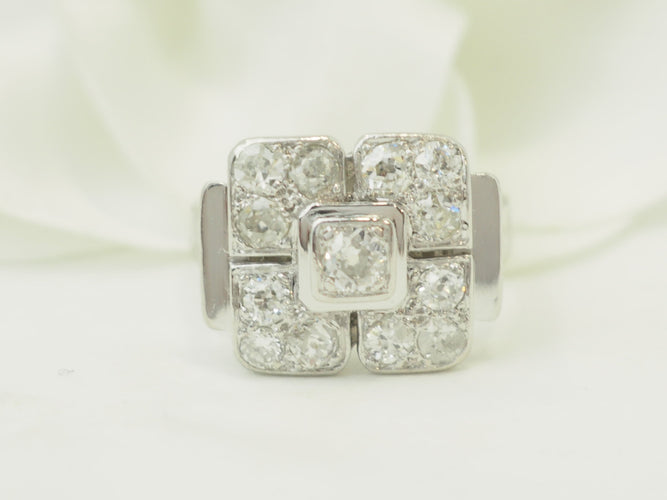 Bague 50 Bague Art déco en or blanc 18 carats et diamants taille ancienne 58 Facettes 33737