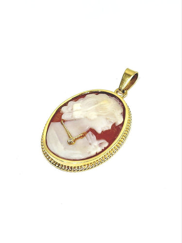 Pendentif Pendentif camée coquillage en or jaune 18 carats avec diamant 58 Facettes 1748566