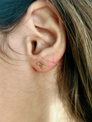 Boucles d'oreilles Boucles d’oreilles - Motifs feuilles en or jaune 18 carats et diamants 58 Facettes 1748569