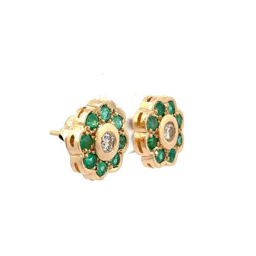 Boucles d'oreilles Boucles d'oreilles fleur en or jaune 18k avec diamants et émeraudes 58 Facettes 50450