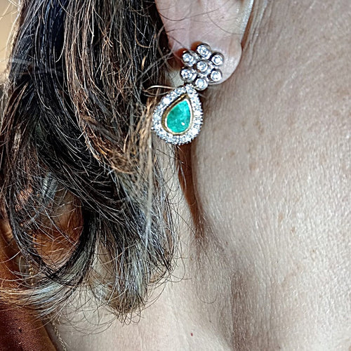 Boucles d'oreilles Boucles d'oreilles vintage - Or jaune et blanc 18 ct avec émeraudes et diamants 0,90 ct 58 Facettes G3923