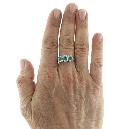 Bague Bague vintage - Or blanc 18 kt avec émeraudes et diamants 58 Facettes G3906