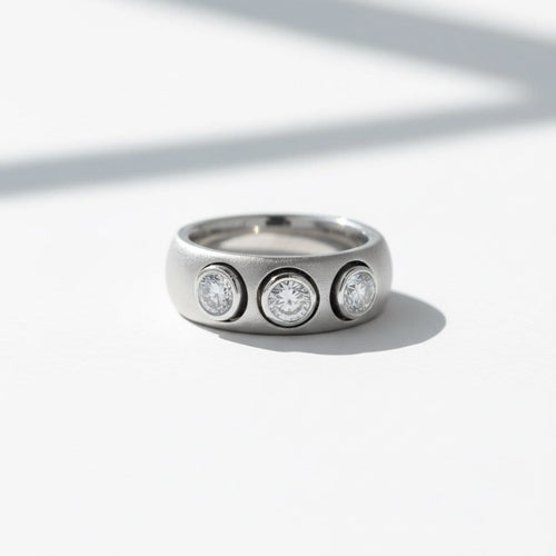 Bague 55 Bague en or blanc 18 carats sertie de 3 diamants 58 Facettes 1.0000179/7