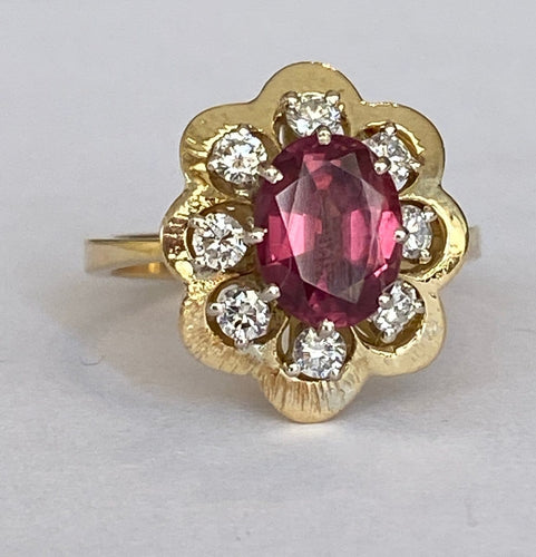 Bague 52 Bague cocktail entourage en or jaune 18 ct avec grenat et diamants 58 Facettes ring