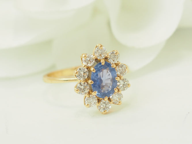 Bague 50.5 Bague entourage en or jaune 18 kt saphir Ceylan 1 ct et diamants 58 Facettes 33720