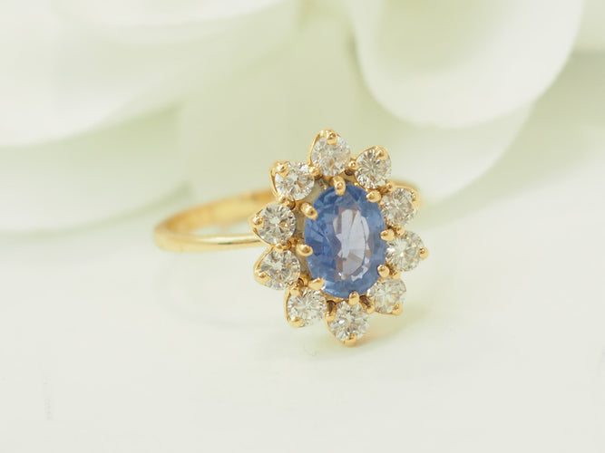 Bague 50.5 Bague entourage en or jaune 18 kt saphir Ceylan 1 ct et diamants 58 Facettes 33720