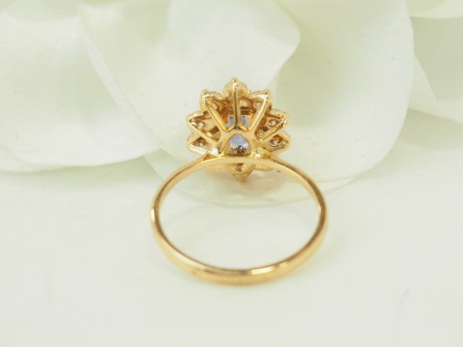 Bague 50.5 Bague entourage en or jaune 18 kt saphir Ceylan 1 ct et diamants 58 Facettes 33720